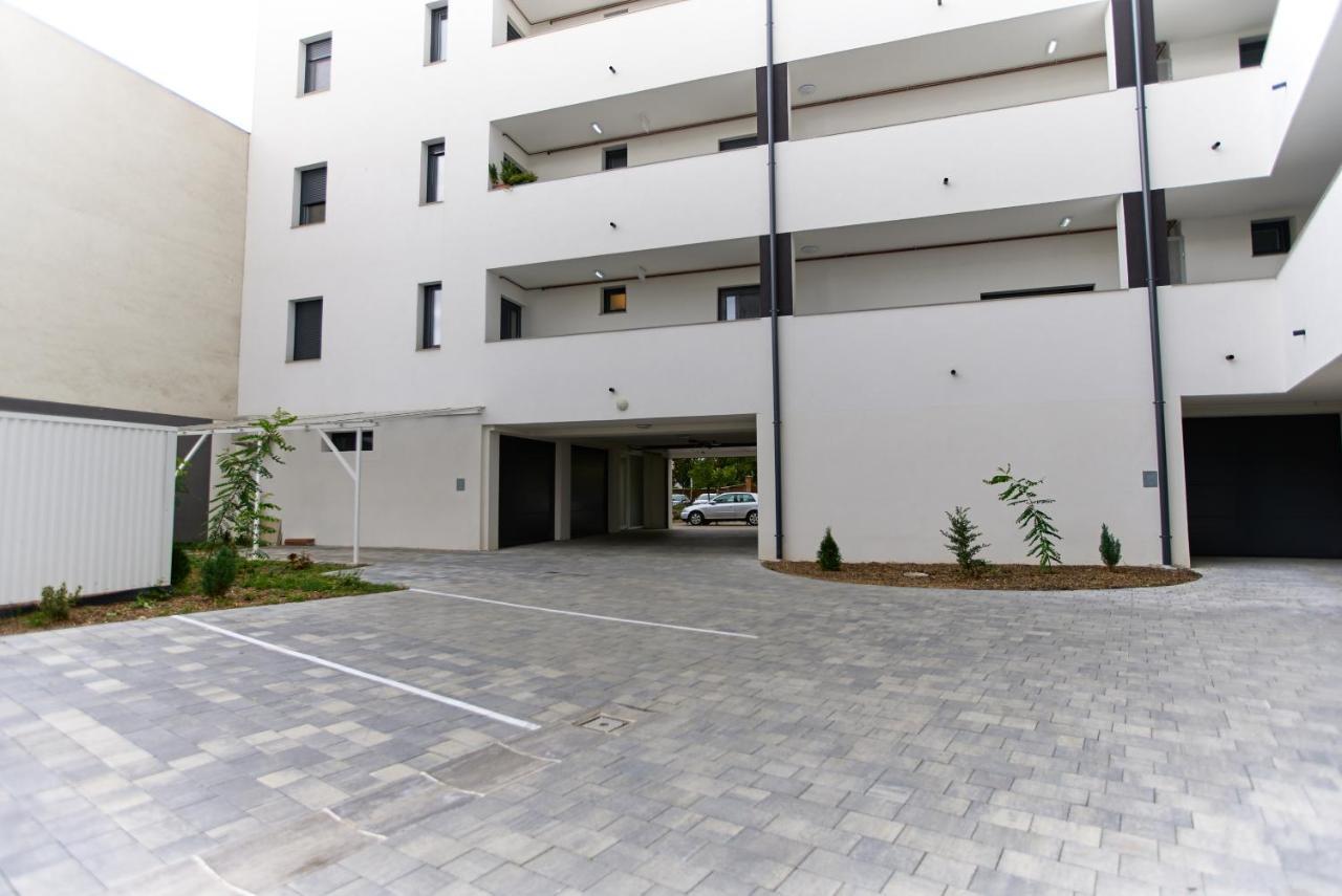 Starlight Silver Szeged - Exclusive Luaran gambar