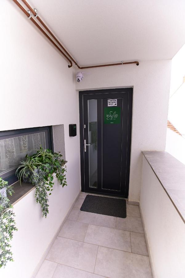 Starlight Silver Szeged - Exclusive Luaran gambar